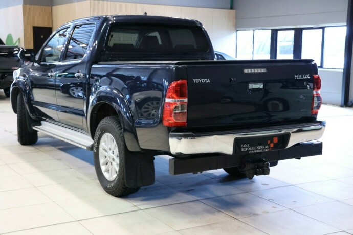 toyota-hilux-diesel-2013-big-1