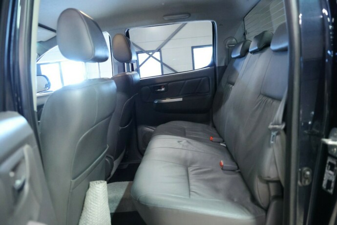 toyota-hilux-diesel-2013-big-7