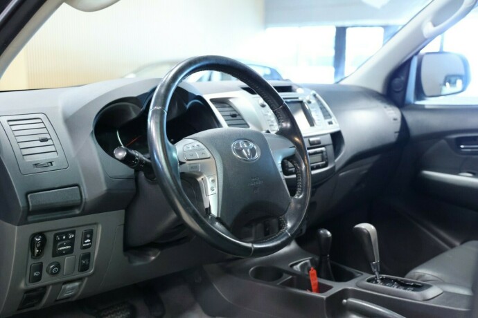 toyota-hilux-diesel-2013-big-5