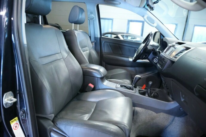 toyota-hilux-diesel-2013-big-10