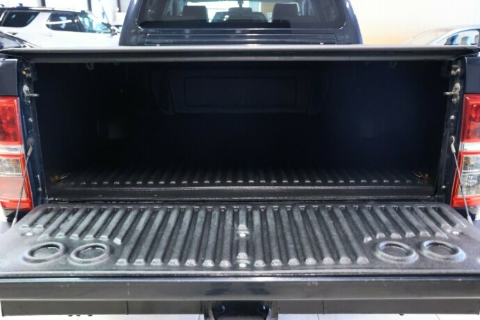 toyota-hilux-diesel-2013-big-8