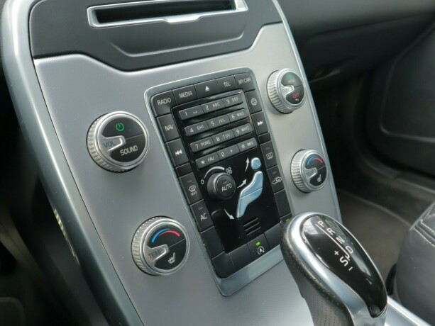 volvo-v70-diesel-2015-big-17