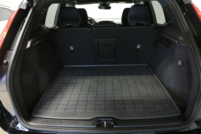 volvo-xc-40-elektrisitet-2021-big-10