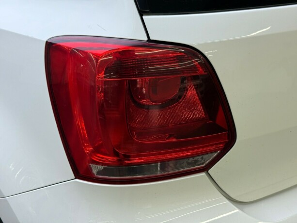 volkswagen-polo-bensin-2013-big-6