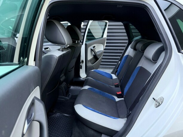 volkswagen-polo-bensin-2013-big-25