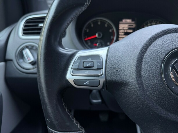 volkswagen-polo-bensin-2013-big-14