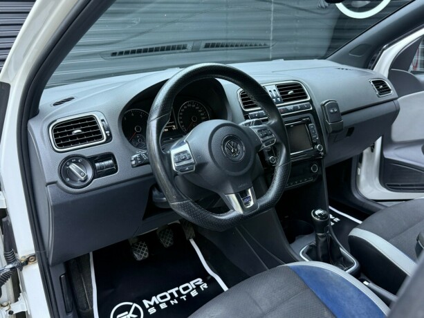 volkswagen-polo-bensin-2013-big-10