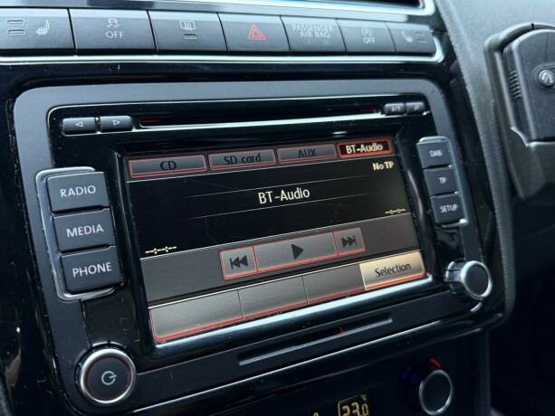 volkswagen-polo-bensin-2013-big-19
