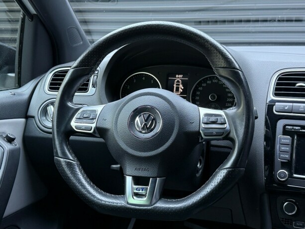 volkswagen-polo-bensin-2013-big-12