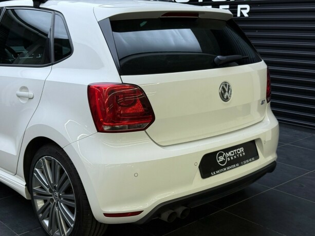 volkswagen-polo-bensin-2013-big-5