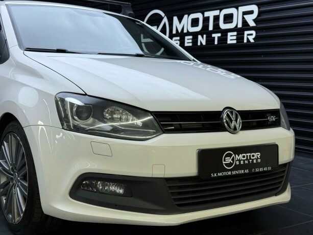 volkswagen-polo-bensin-2013-big-3