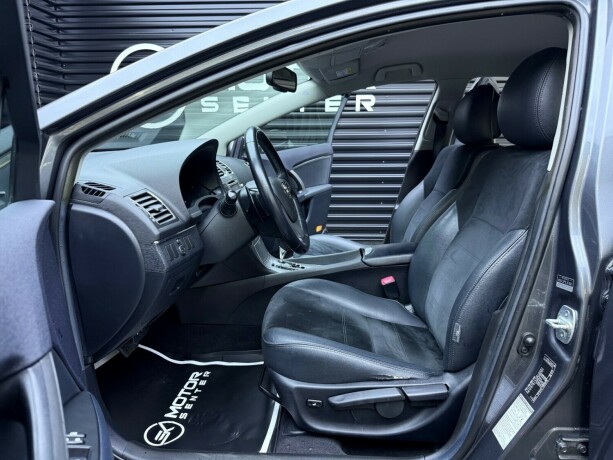 toyota-avensis-bensin-2013-big-24