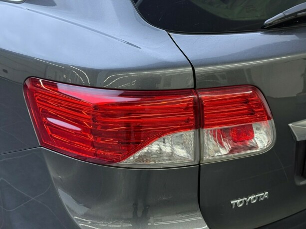 toyota-avensis-bensin-2013-big-6