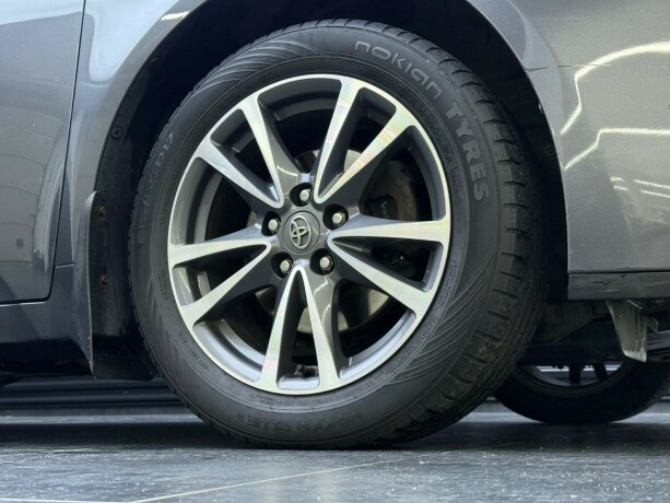 toyota-avensis-bensin-2013-big-7