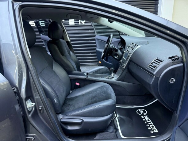 toyota-avensis-bensin-2013-big-25
