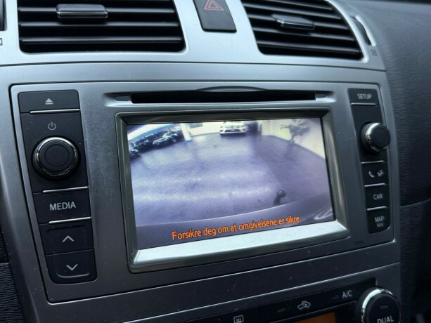 toyota-avensis-bensin-2013-big-20