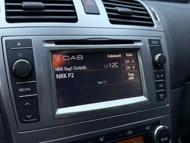 toyota-avensis-bensin-2013-big-21