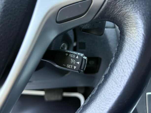 toyota-avensis-bensin-2013-big-15