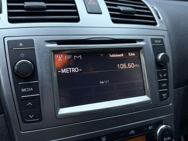 toyota-avensis-bensin-2013-big-19