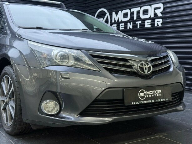toyota-avensis-bensin-2013-big-3
