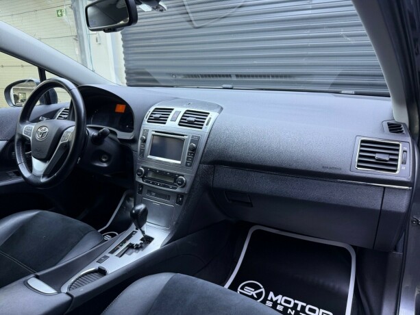 toyota-avensis-bensin-2013-big-10