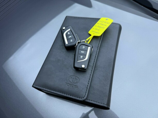 toyota-avensis-bensin-2013-big-30