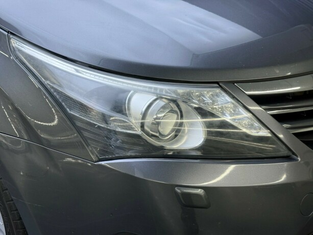 toyota-avensis-bensin-2013-big-4
