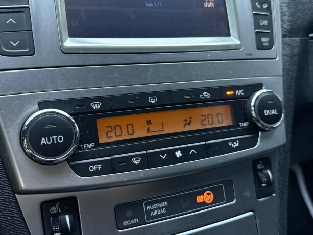 toyota-avensis-bensin-2013-big-22