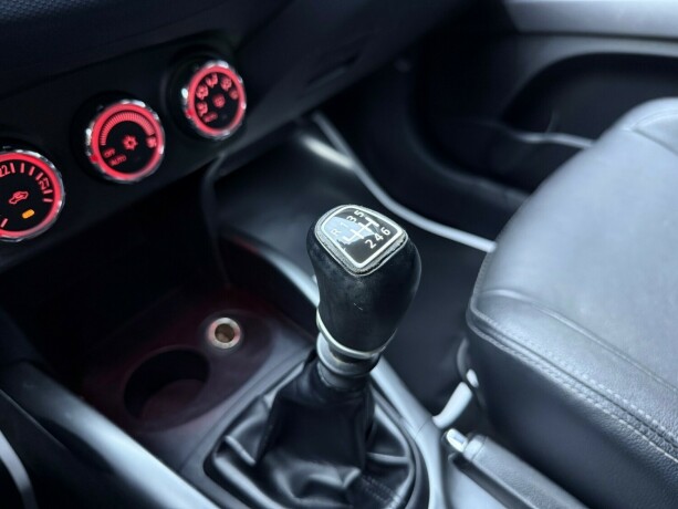 mitsubishi-outlander-diesel-2013-big-20