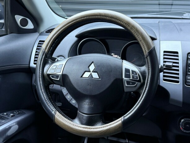 mitsubishi-outlander-diesel-2013-big-10