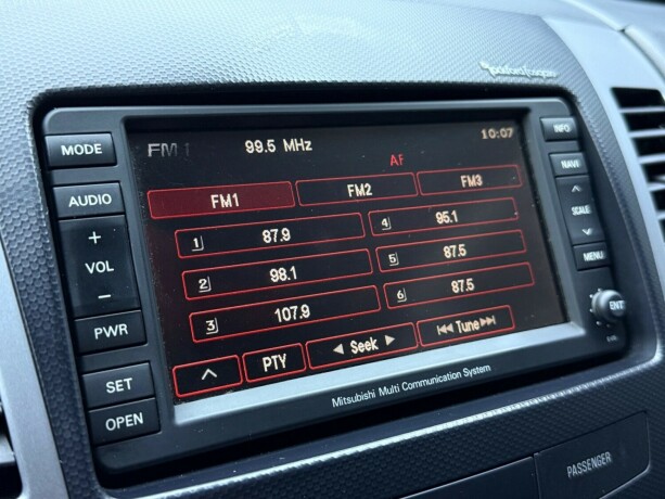 mitsubishi-outlander-diesel-2013-big-16