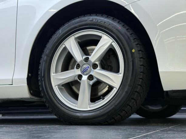 volvo-v40-diesel-2014-big-7