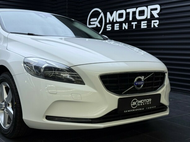 volvo-v40-diesel-2014-big-4