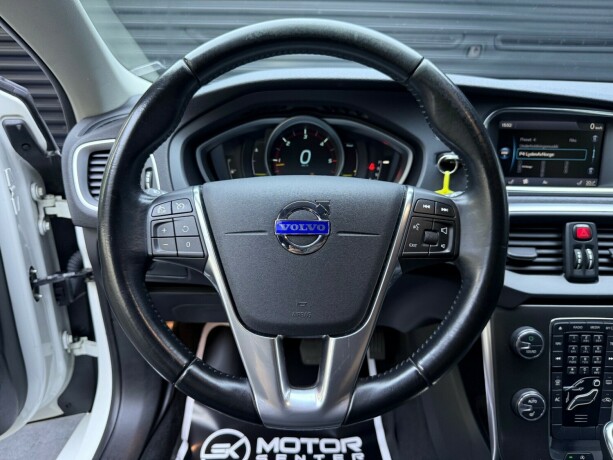 volvo-v40-diesel-2014-big-13