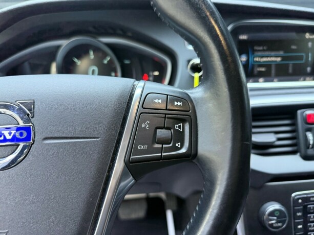volvo-v40-diesel-2014-big-15