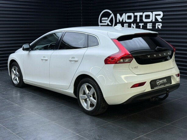 volvo-v40-diesel-2014-big-1