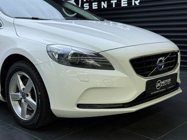 volvo-v40-diesel-2014-big-2