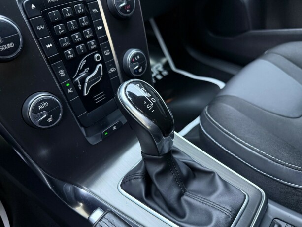volvo-v40-diesel-2014-big-23