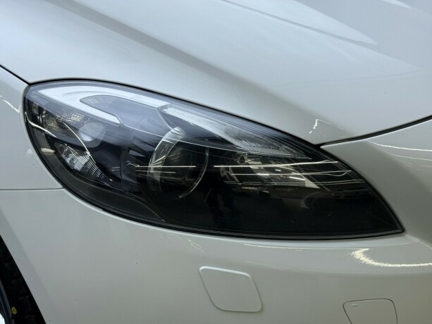 volvo-v40-diesel-2014-big-3