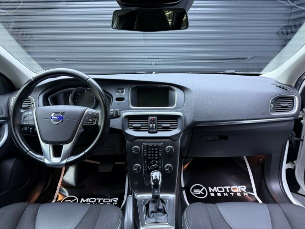 volvo-v40-diesel-2014-big-9