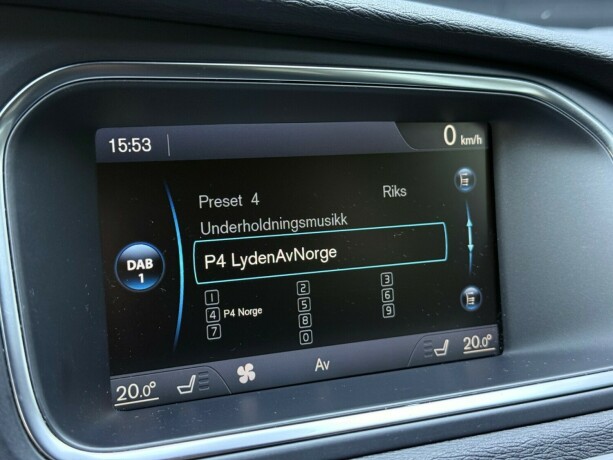 volvo-v40-diesel-2014-big-18