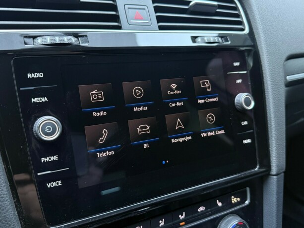 volkswagen-golf-elektrisitetbensin-2018-big-18