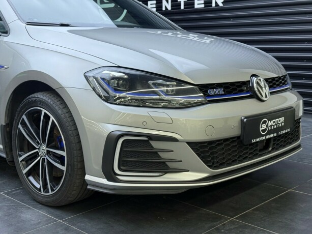 volkswagen-golf-elektrisitetbensin-2018-big-2