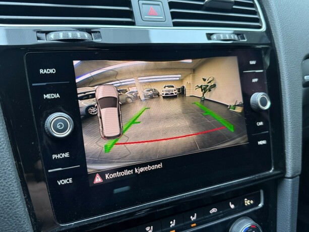 volkswagen-golf-elektrisitetbensin-2018-big-21