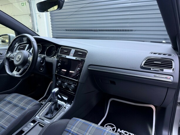 volkswagen-golf-elektrisitetbensin-2018-big-9