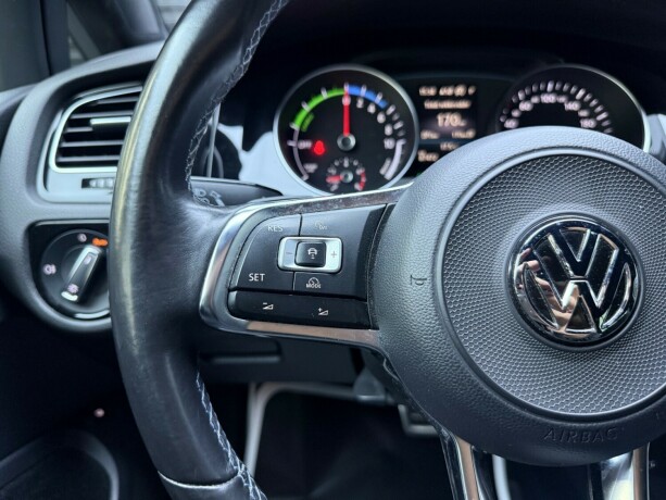 volkswagen-golf-elektrisitetbensin-2018-big-12