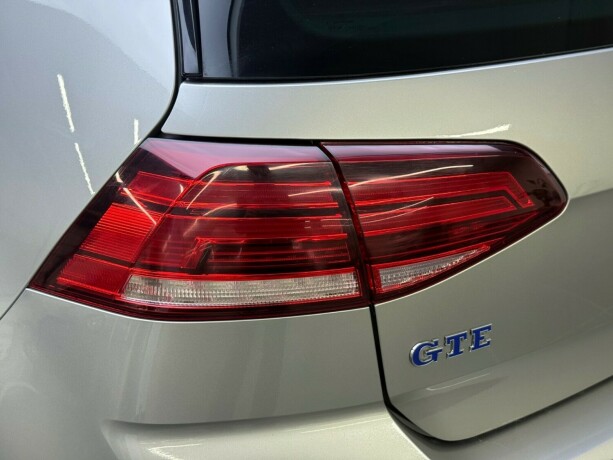volkswagen-golf-elektrisitetbensin-2018-big-5