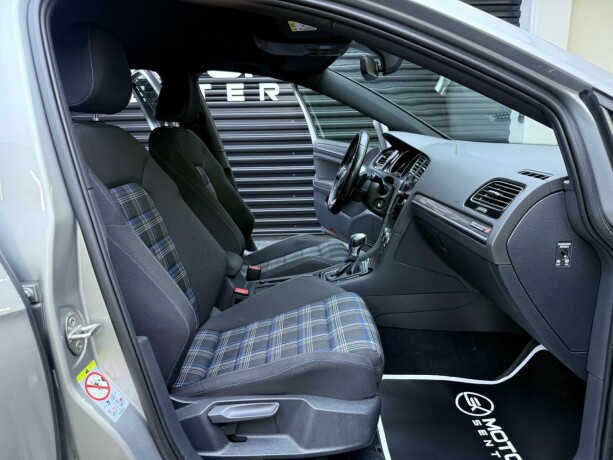 volkswagen-golf-elektrisitetbensin-2018-big-28
