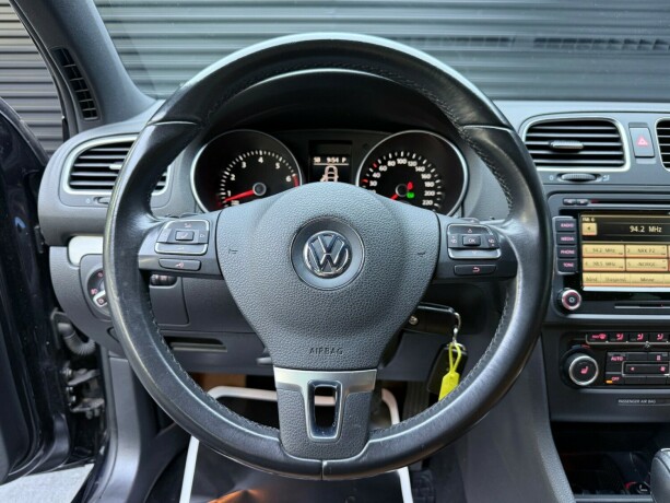 volkswagen-golf-bensin-2012-big-13