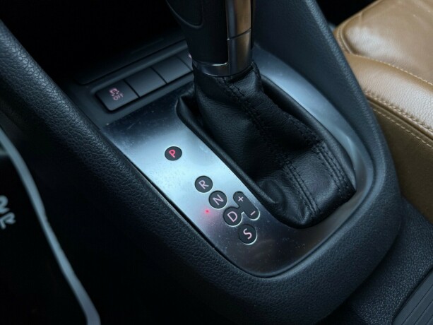 volkswagen-golf-bensin-2012-big-25